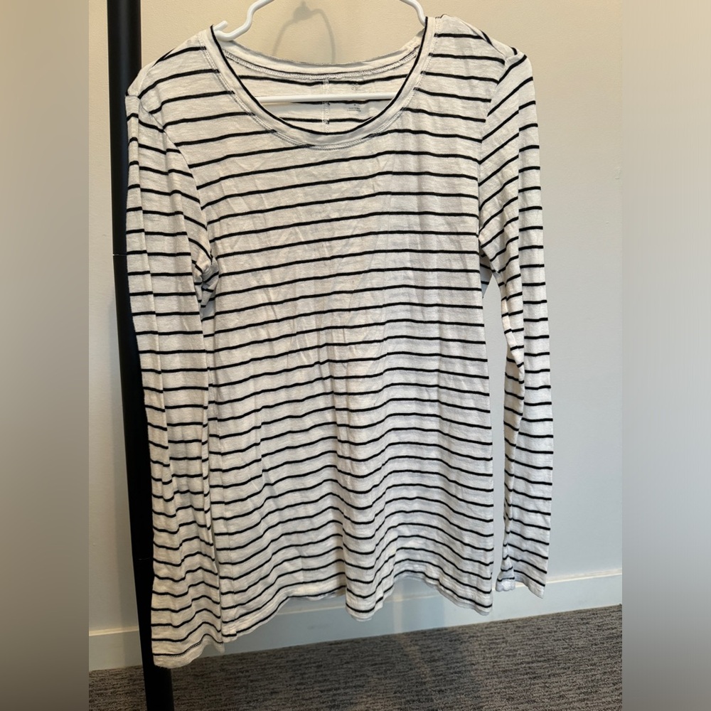 Caslon long sleeve tee. Size medium